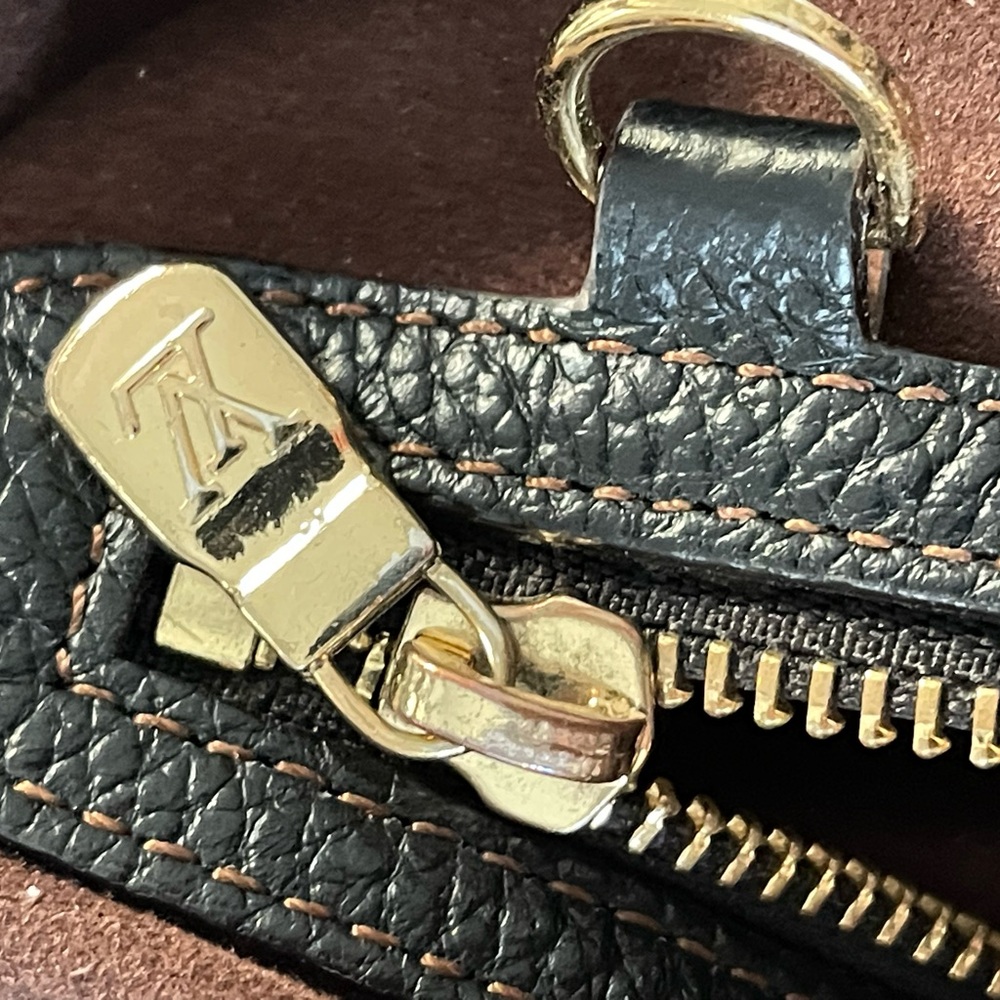 Louis Vuitton bag Mahina XL - Picture 7 of 11